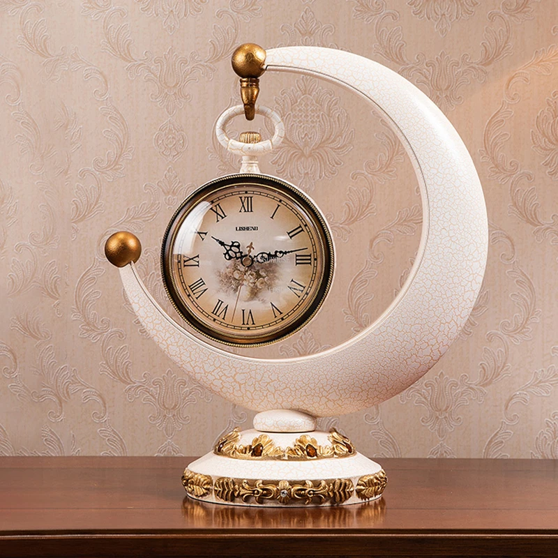 Luxury Watch Stand - นาฬิกาตกแต่งบ้านสไตล์หรูหราเบาๆ นาฬิกาตั้งโต๊ะโลหะดีไซน์สร้างสรรค์ นาฬิกาตั้งพื้นห้องนั่งเล่น นาฬิกาตั้งพื้นแบบจีนพร้อมลูกตุ้ม