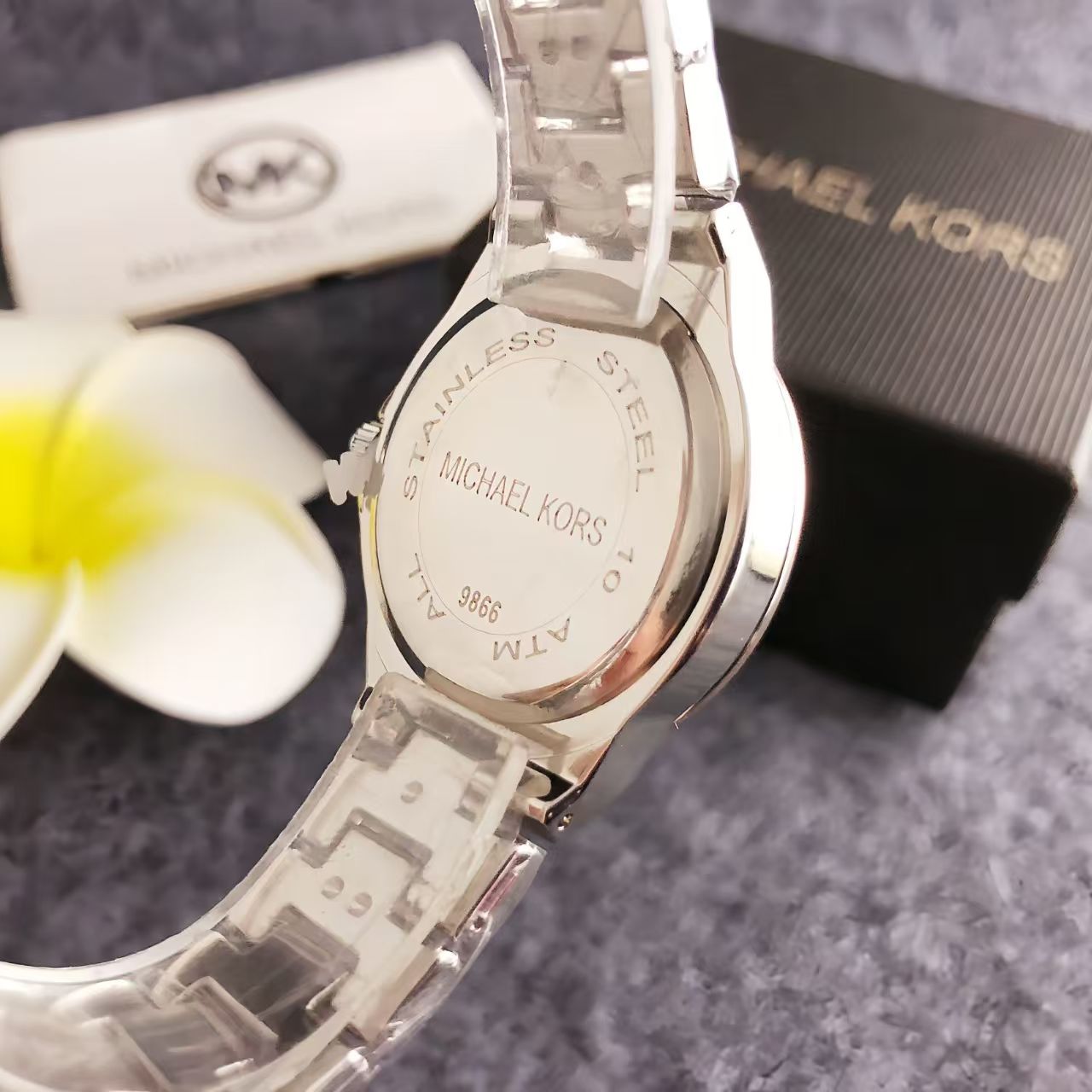 นาฬิกาแฟชั่นหรูหราสำหรับผู้หญิ - Luxury Watch Photography บทวิจารณ์และราคา