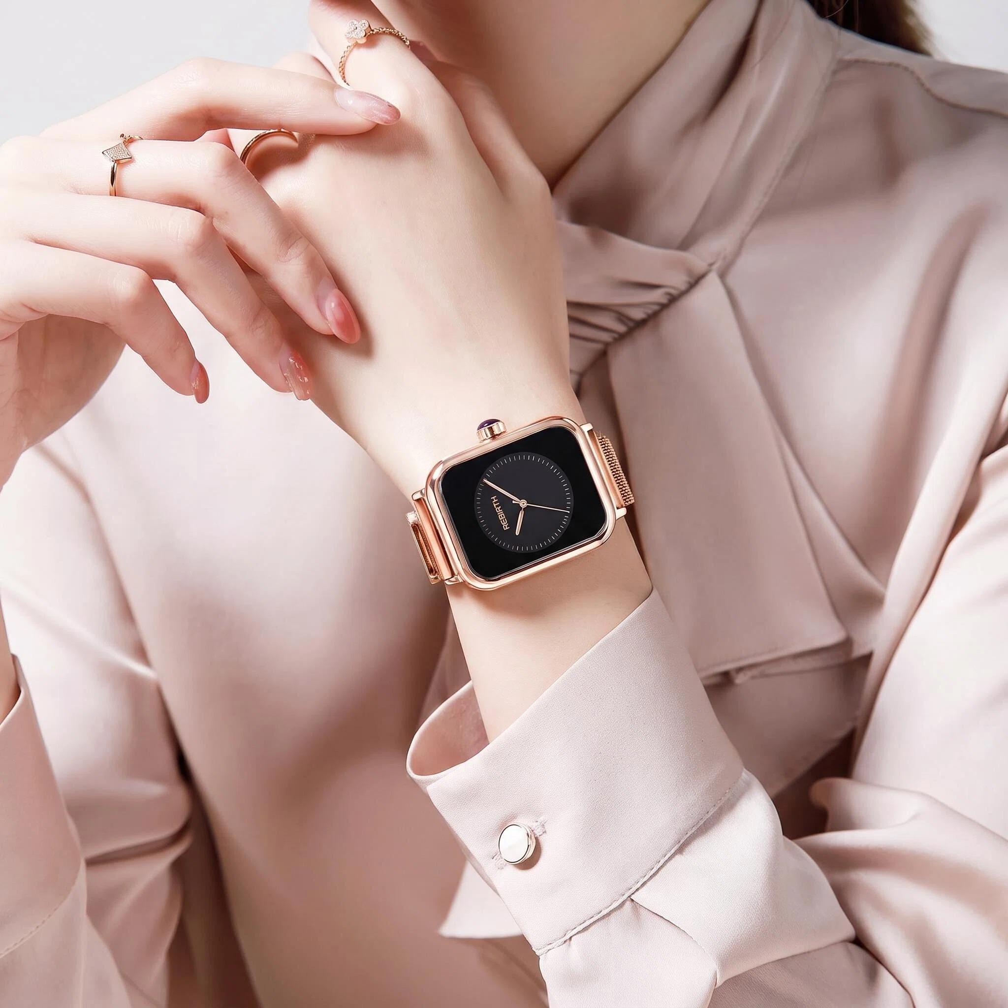 นาฬิกาผู้หญิงทรงสี่เหลี่ยมหรูห - Luxury Watch Gold And Black บทวิจารณ์และราคา