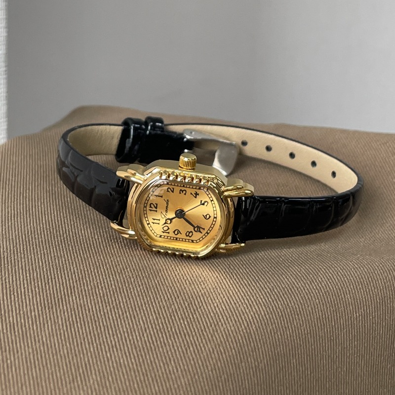 นาฬิกาควอทซ์ผู้หญิงทรงรีวินเทจ - Luxury Watch Gold And Black บทวิจารณ์และราคา