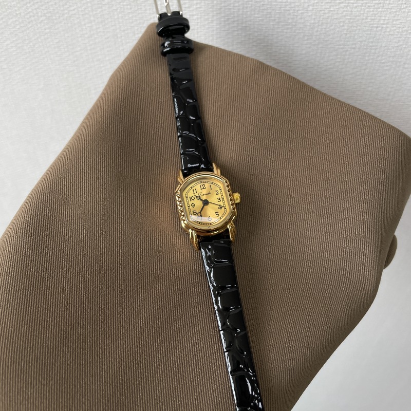 นาฬิกาควอทซ์ผู้หญิงทรงรีวินเทจ - Luxury Watch Gold And Black บทวิจารณ์และราคา