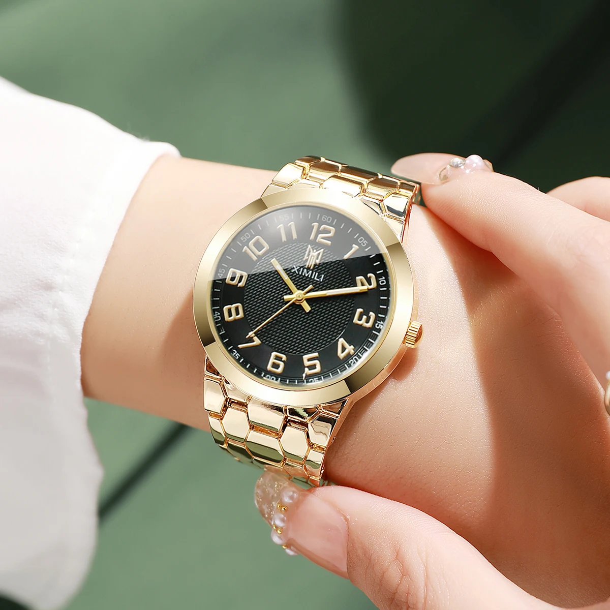 โทนสีทองหรูหรา นาฬิกาข้อมือผู้ - Luxury Watch Gold And Black บทวิจารณ์และราคา