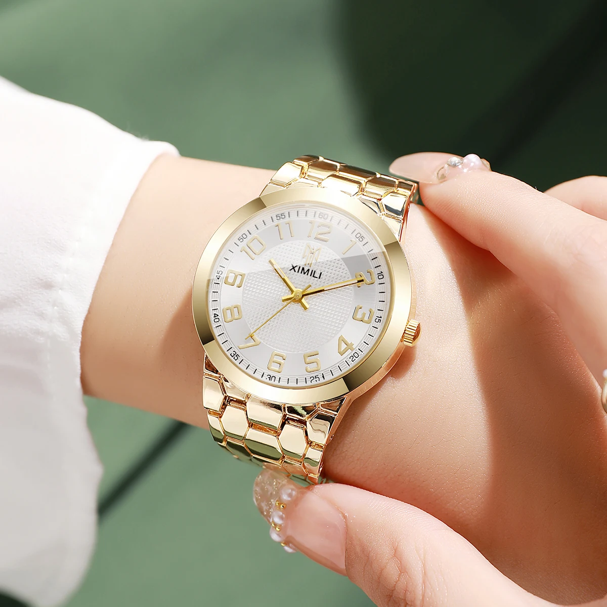 โทนสีทองหรูหรา นาฬิกาข้อมือผู้ - Luxury Watch Gold And Black บทวิจารณ์และราคา
