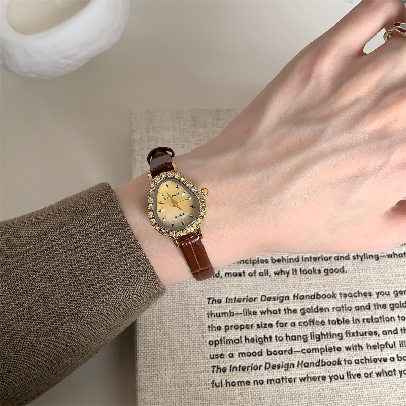 นาฬิกาควอทซ์ผู้หญิงสุดหรู หน้า - Luxury Watch Gold And Black บทวิจารณ์และราคา